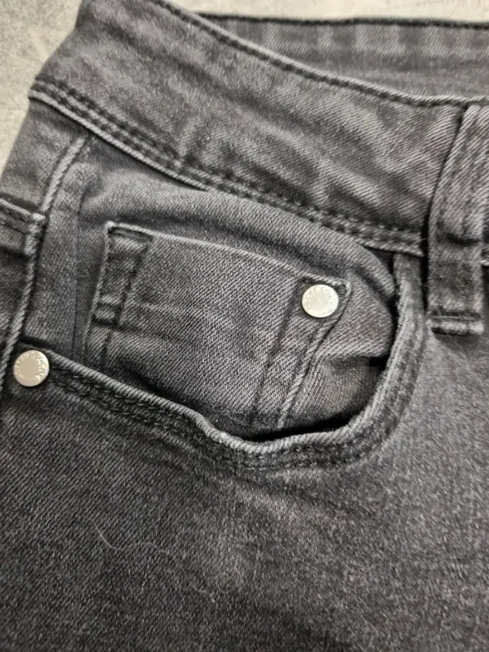 Jean cache cache Taille M coupe Slim - photo numéro 6
