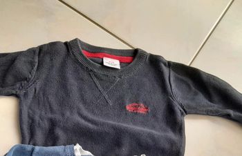 Pull noir taille 2 ans