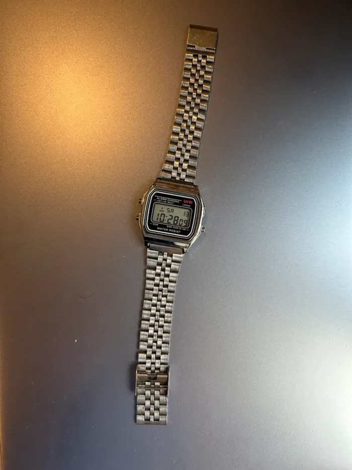 Montre style CASIO - photo numéro 4