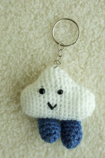 Porte clé nuage blanc et bleu