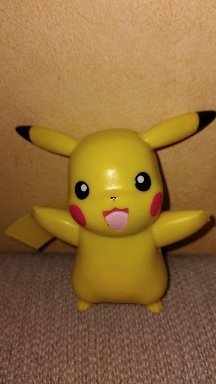 Petite figurine pokémon