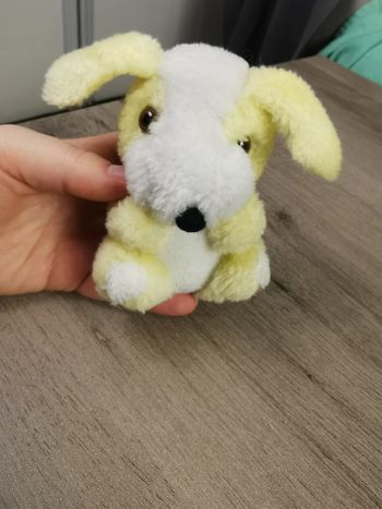 Petite peluche chien jaune ancienne