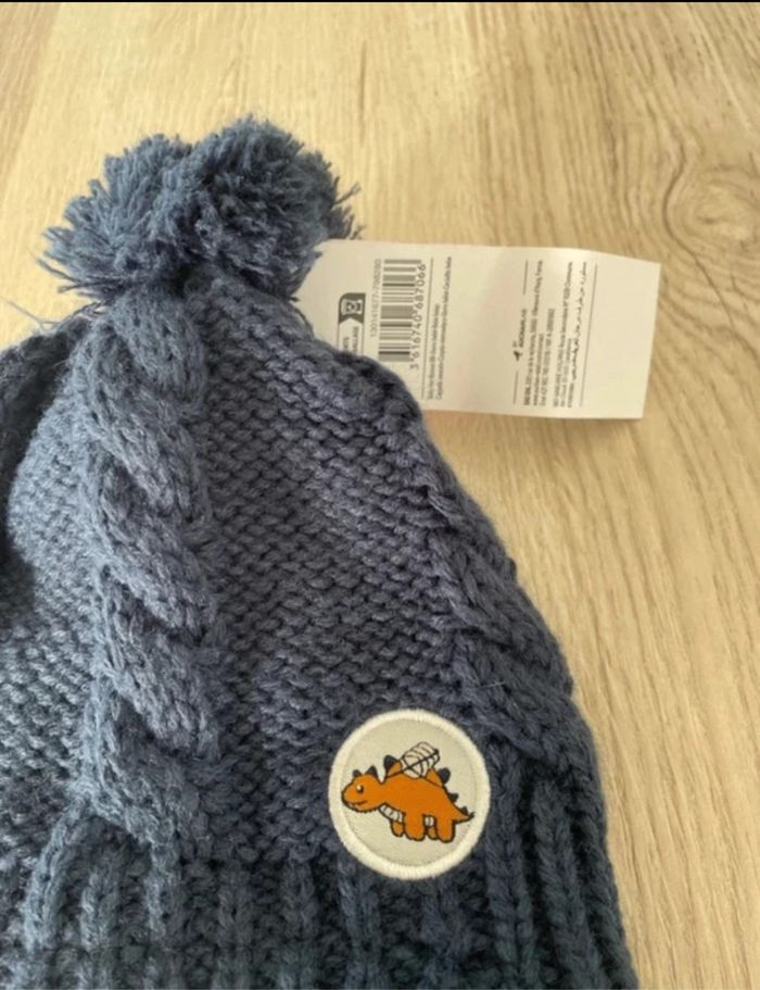 Magnifique bonnet neuf - photo numéro 2