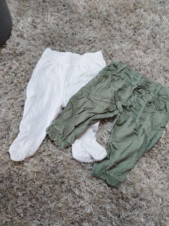 Lot de deux pantalons bébé fille 6 mois blanc et vert