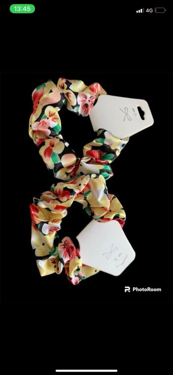 Chouchou noire à fleurs multicolores