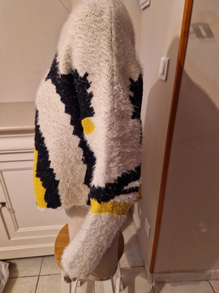 Pull asymétrique. 💛 - photo numéro 5