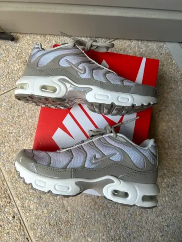 Chaussures Nike Air Max Plus TN enfant fille garçon - photo numéro 2