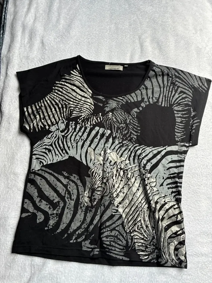 T-shirt coming up - photo numéro 2