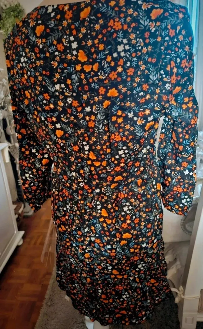 Robe bleu marine foncé fleurie Yessica Taille 40/42 Neuve - photo numéro 3