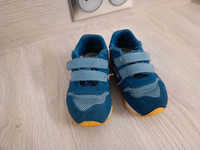 Baskets bleu pointure 22 - photo numéro 3
