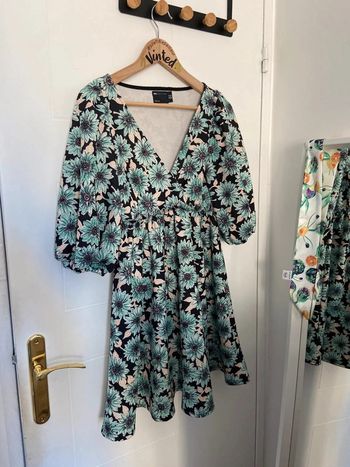 Robe cache-coeur à fleurs Asos Taille S