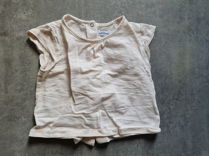 Tee-shirt à manches courtes taille 12 mois