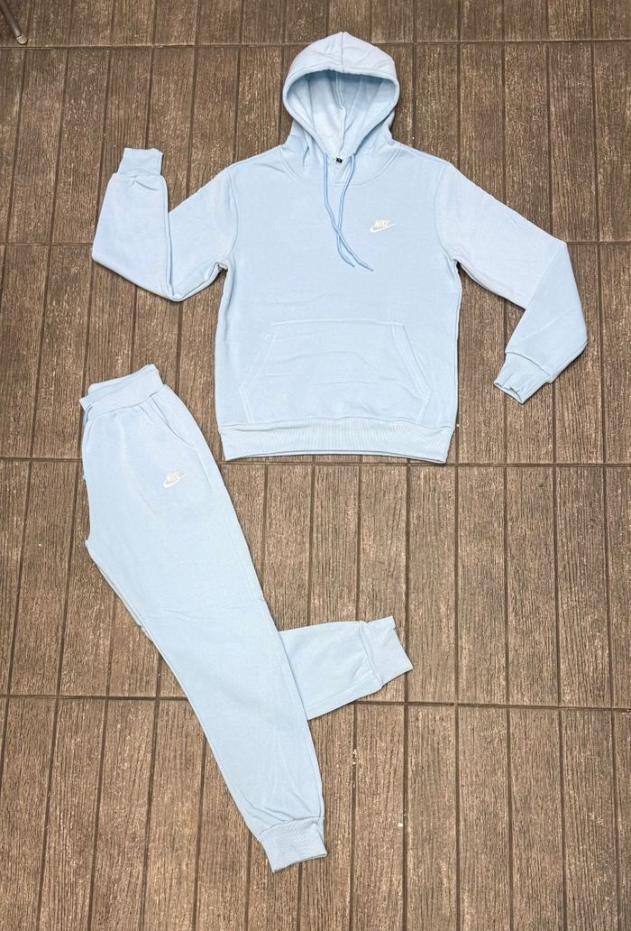 Ensemble Nike