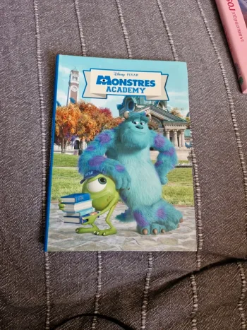 Livre "Monstres Academy"