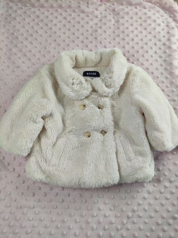 Manteau tout doux Kiabi taille 6 mois 