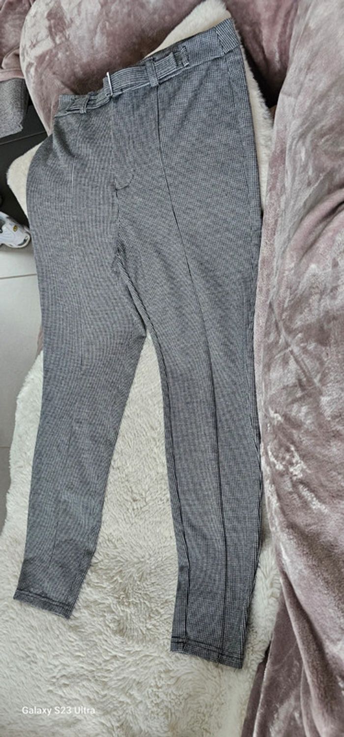 Fuseau Stradivarius taille 38 - photo numéro 7