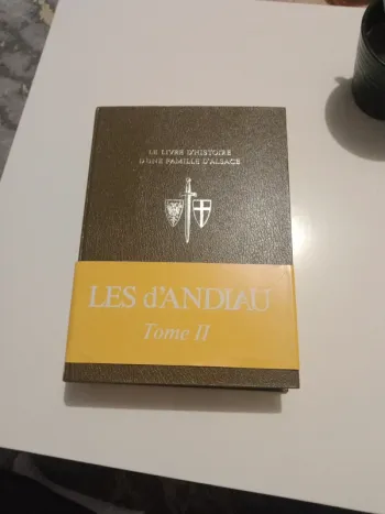 Le livre d'histoire d'une famille d'Alsace-Huber  d'Andlau 1976  Tome