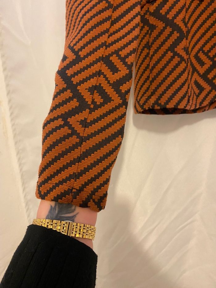 Blazer ajusté orange et noir à motifs géométriques - photo numéro 3