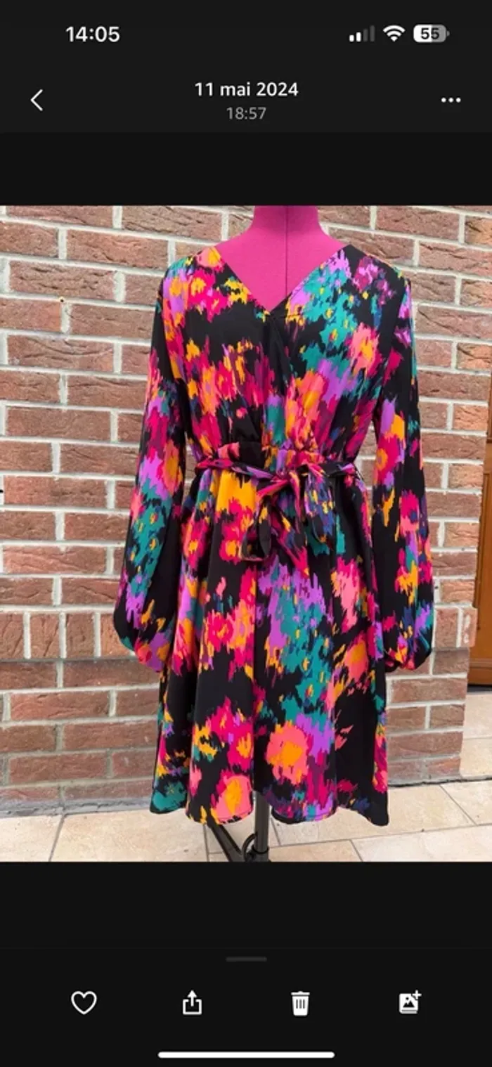 SHEIN Frenchy Robe ceinturée à imprimé à manches bouffantes