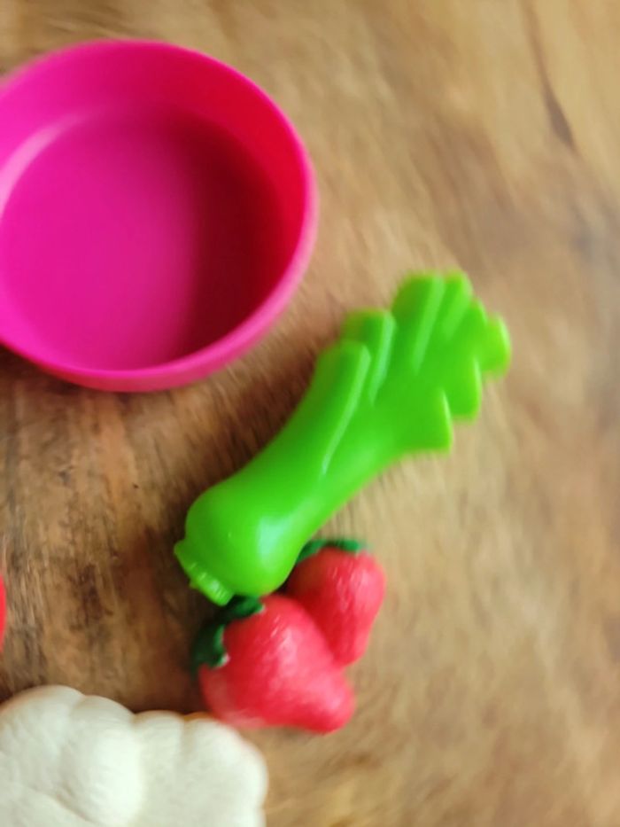 Lot en vrac dînette avec poile ravioli fraise poireau choux etc - photo numéro 4