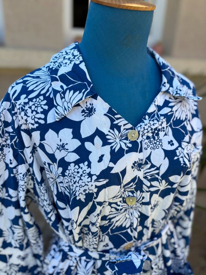 Robe blouse à motif fleuri - des années 70 - en très bon état - taille 42/XL - photo numéro 4