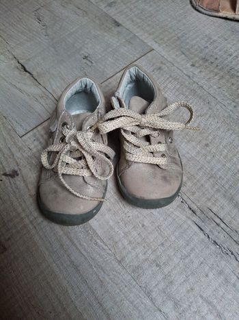 Chaussure fille taille 18