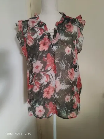 Magnifique blouse transparente taille 40