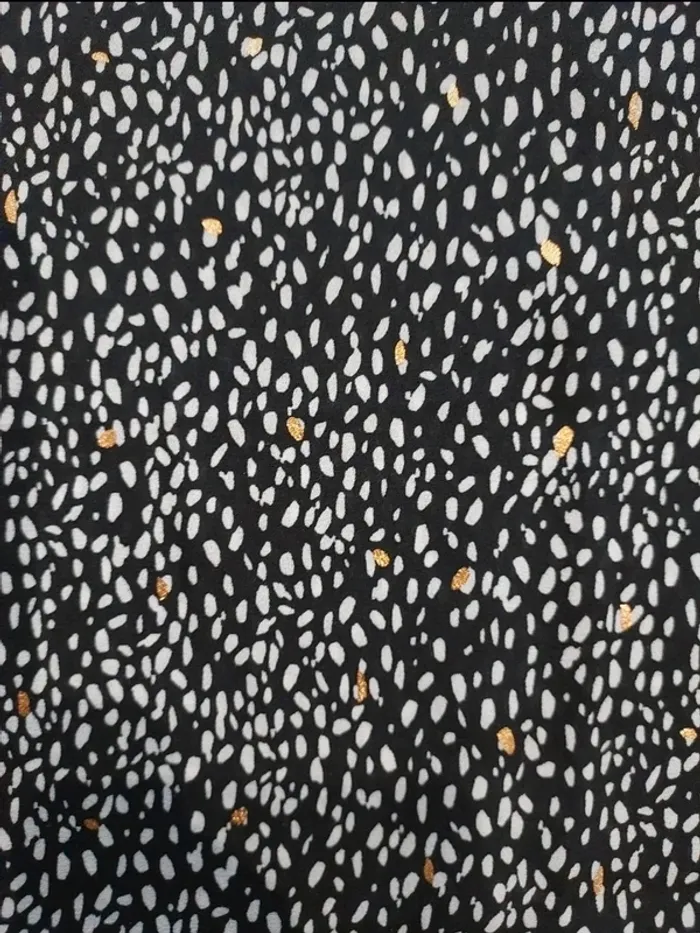 Robe inclusions dorées 38 - photo numéro 2