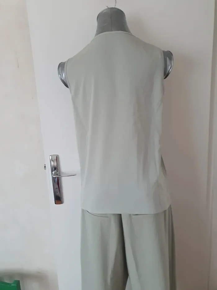 Blouse col v à plis - photo numéro 4