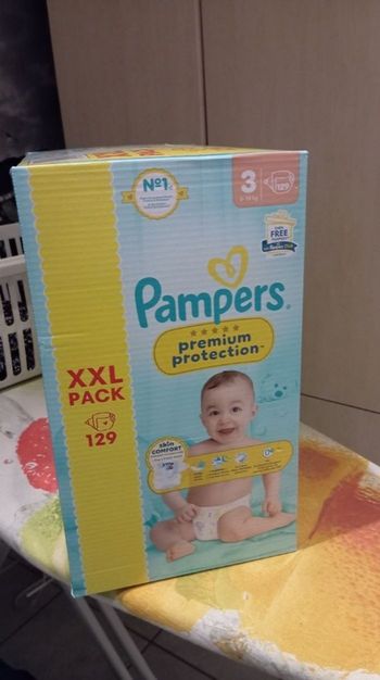 Le carton Pampers xxl premium protection taille 3 neuf jamais ouvert 