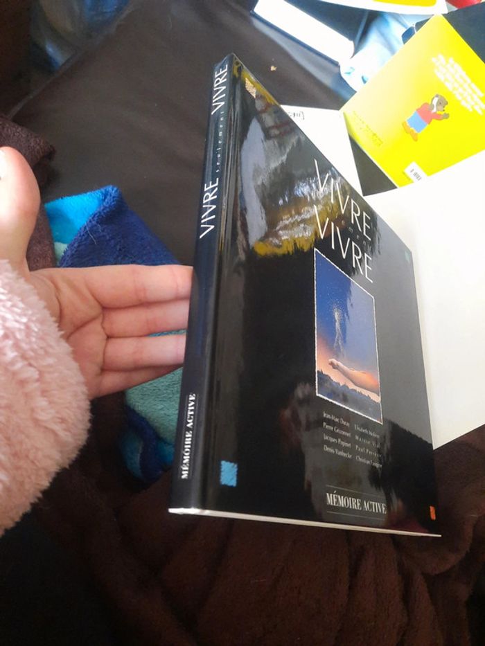 Grand livre vivre et seulement vivre p b - photo numéro 3