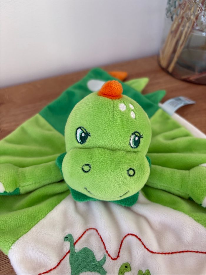 Doudou dinosaure dragon vert orange blanc très bon état - photo numéro 2