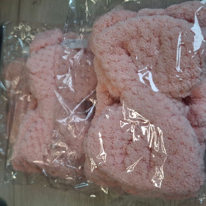 Lots de 3 bandeaux roses style matelassé avec nœuds pour soins du visage, NEUFS avec étiquettes. - photo numéro 2