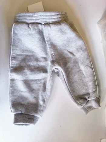 311983 jogging gris garçon 6 mois sans marque