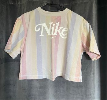 T shirt pastel