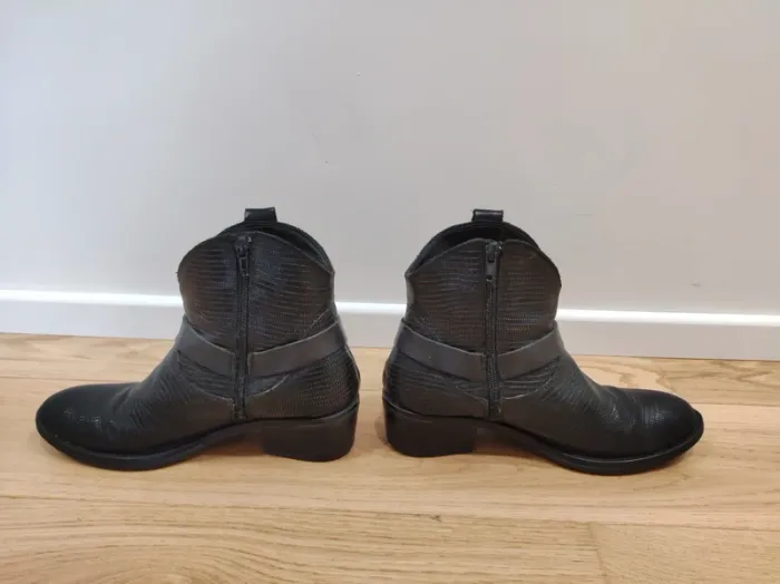 Boots/ bottines noires en cuir - 39 - très bon état - photo numéro 4