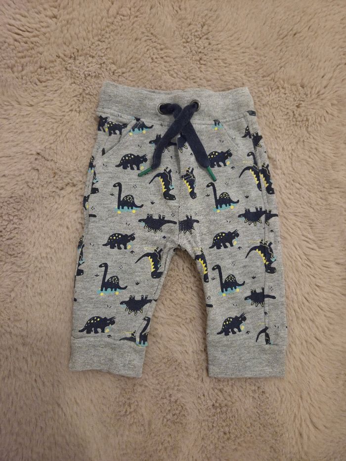 Pantalon bébé 3 mois dinos gris tres bon etat grain de ble - photo numéro 1