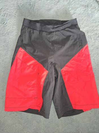 Bermuda / Short VTT Enfant Rockrider Decathlon – Très bon état 