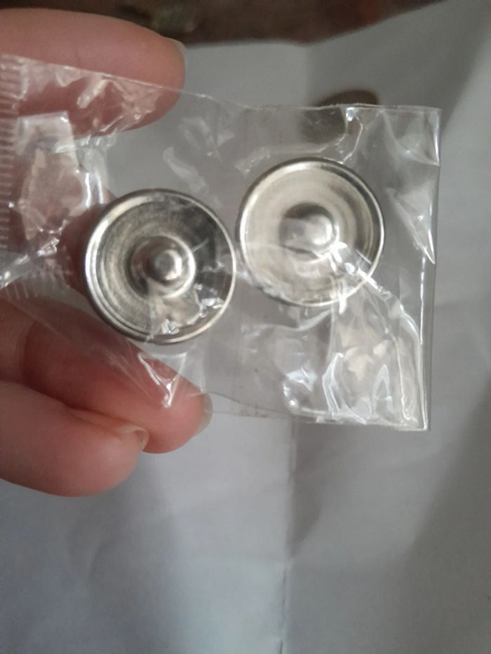 Magnifique paire de bijoux à pression/ à clipser neufs - photo numéro 2