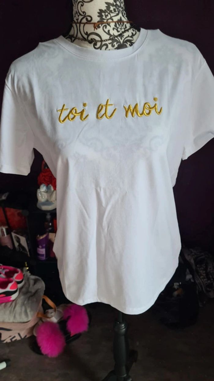 Tee-shirt brodé
