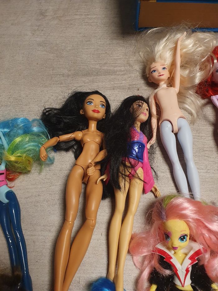 Lot poupées, barbies - photo numéro 4