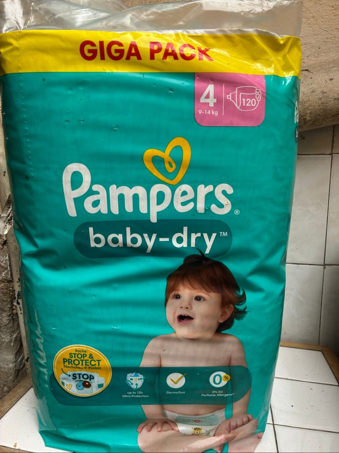 Giga pack de 120 Couches  Pampers Baby dry NEUF T 4