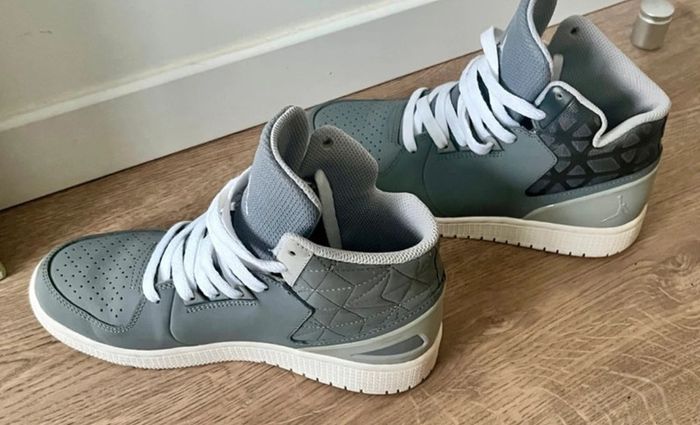 Air Jordan 1 Flight 3 BG Montante Grise - photo numéro 8