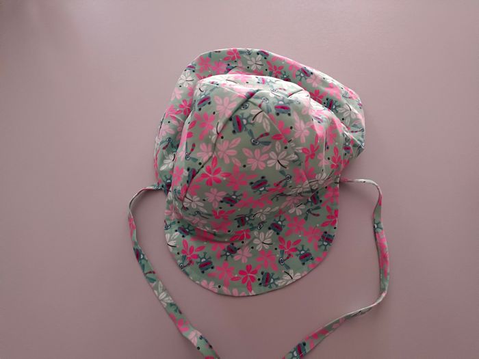 Chapeau anti-UV avec visière et protection à l'arrière pour bébé fille - photo numéro 3