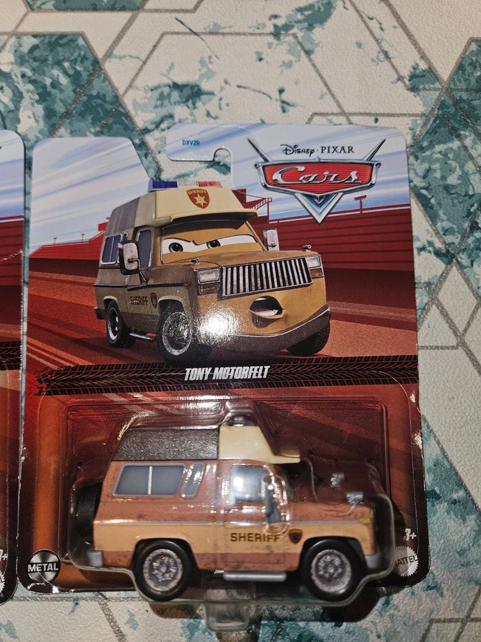 2 voitures cars Mattel neuves rare série spéciale - photo numéro 2