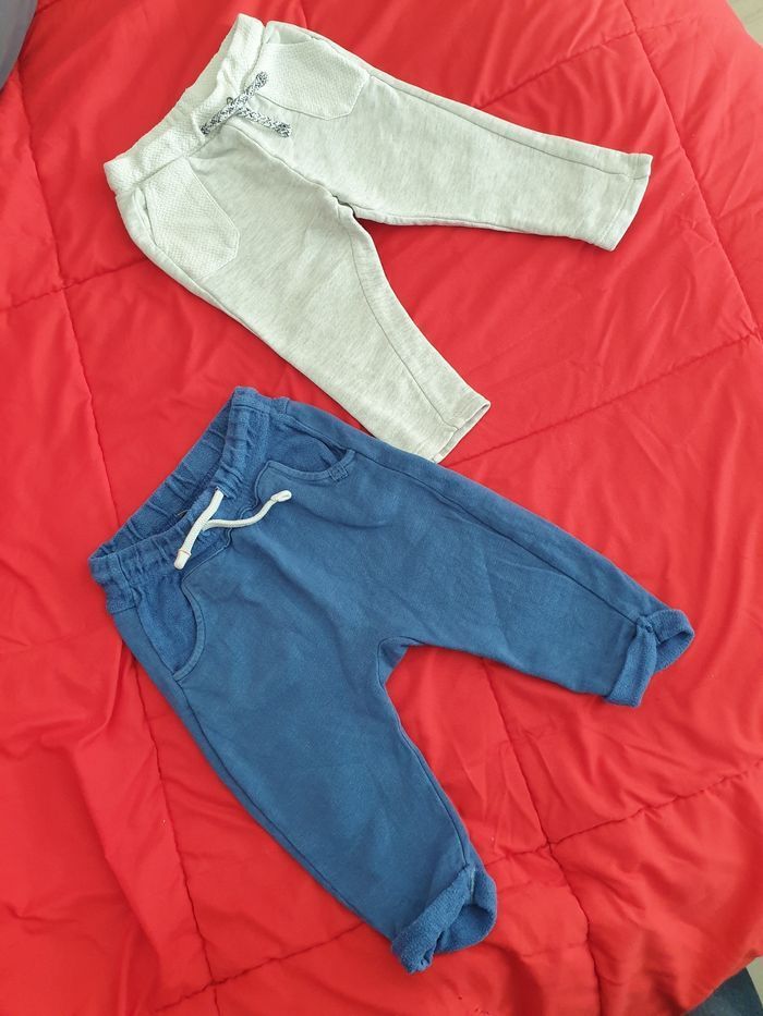 2 pantalons 9 mois