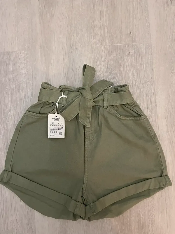 Short avec ceinture kaki Jennyfer