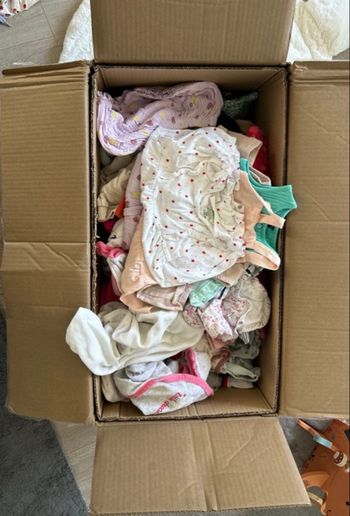 Cartons vêtements fille