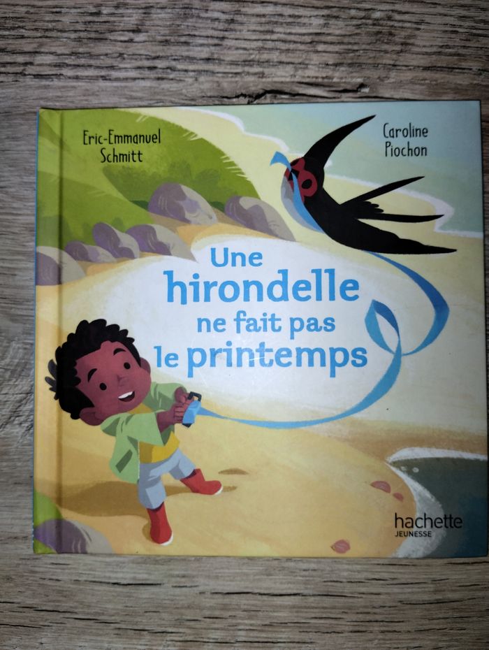 Livre Hachette Une hirondelle ne fait pas le primtemps