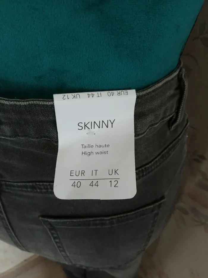 Jeans gris foncé skinny taille haute high waist avec perles / camaïeu / (40) - photo numéro 7